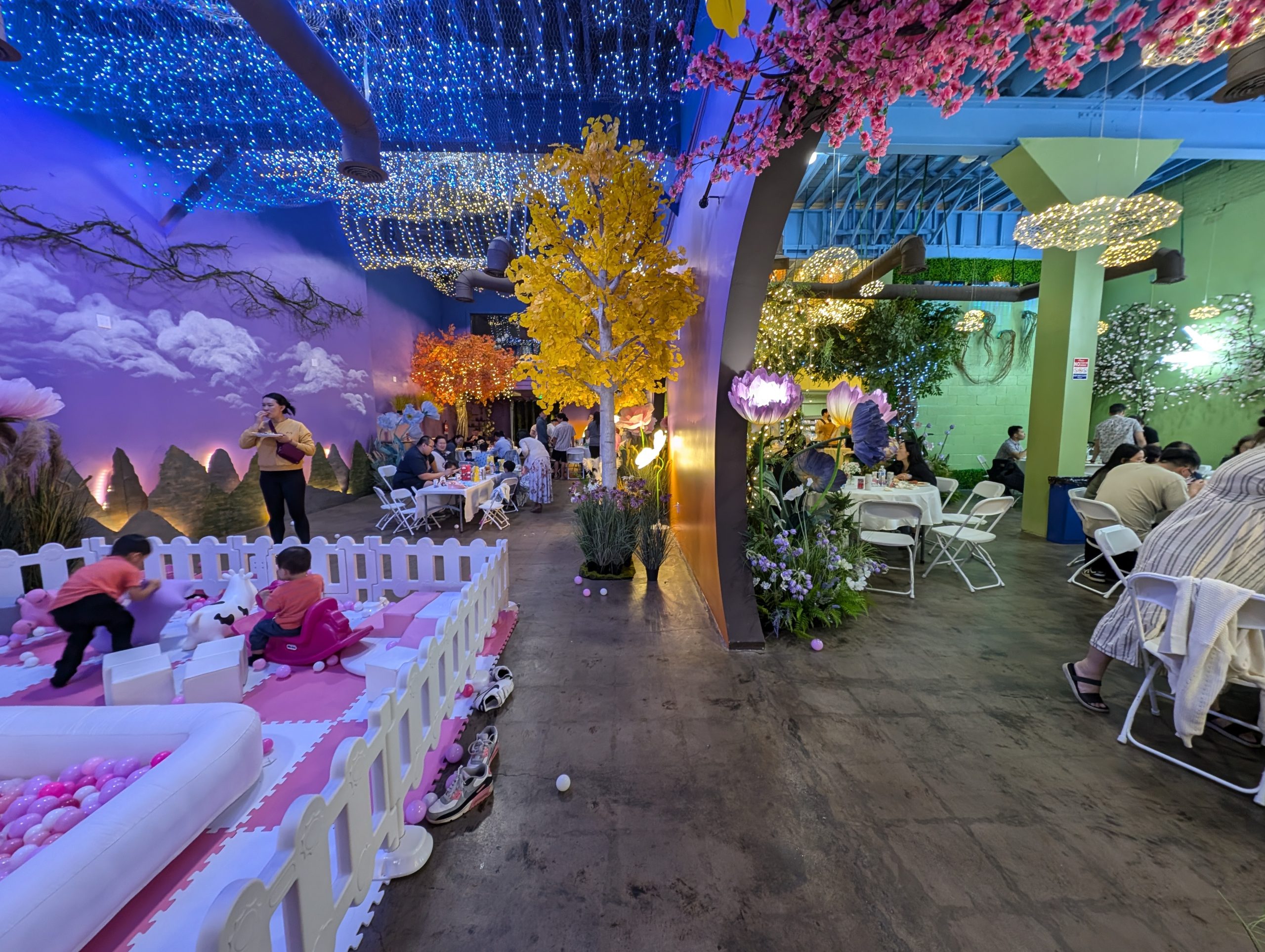 Welcome to Happy Humble Hub: Where Community and Creativity Flourish